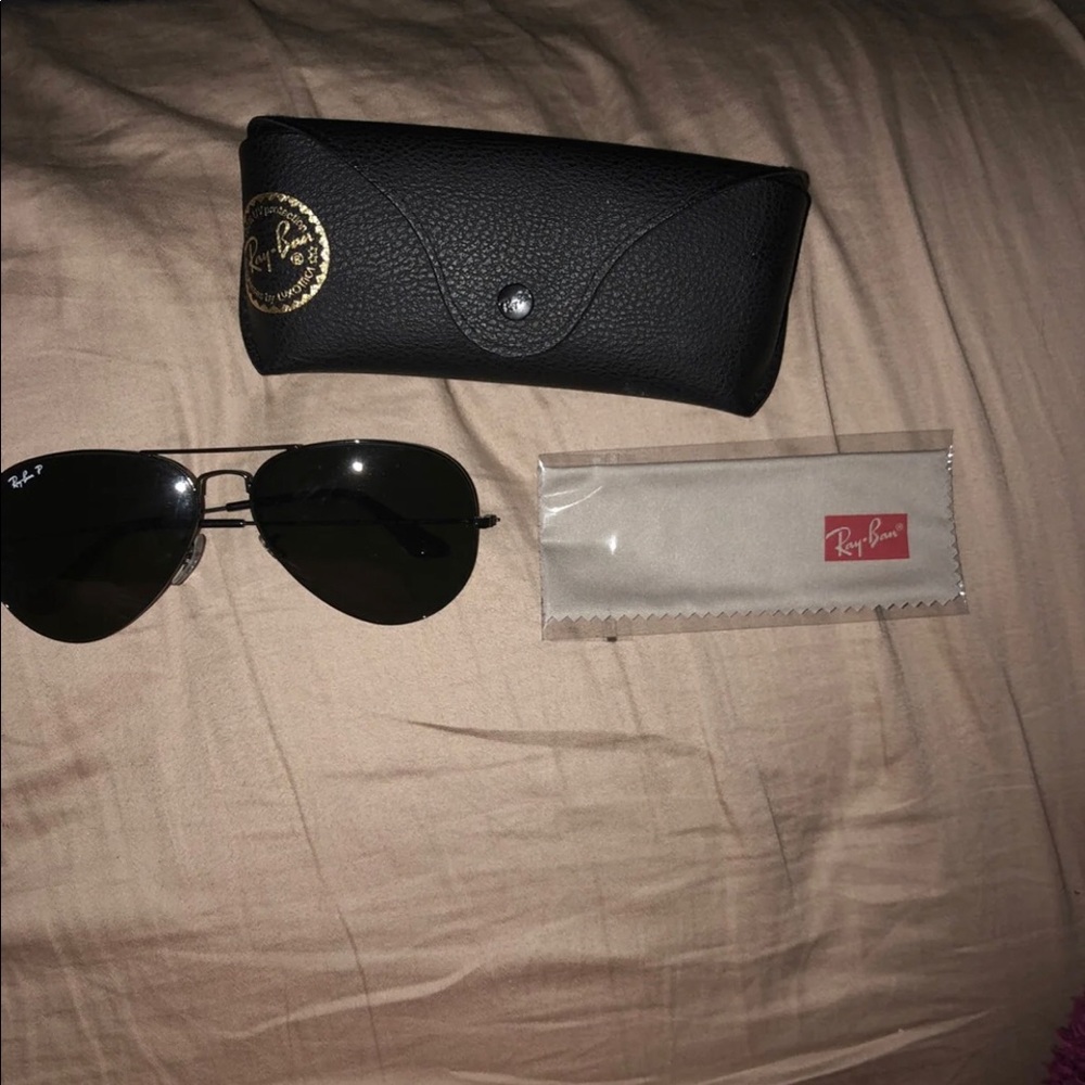 Polarized raybans.